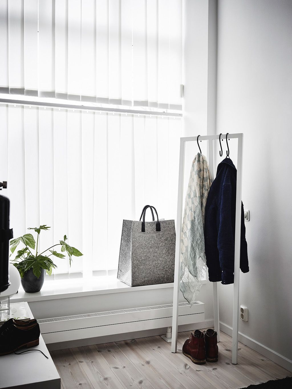Käytännöllinen eteinen ratkaisu pieneen tilaan